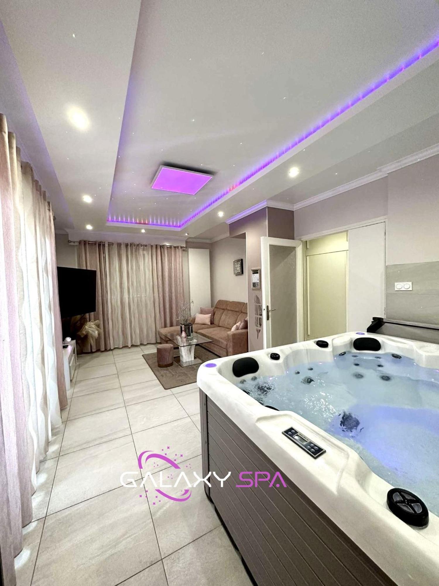 Galaxy Spa - Suite Venus Jacuzzi Et Sauna Privatif Champigneulles Esterno foto