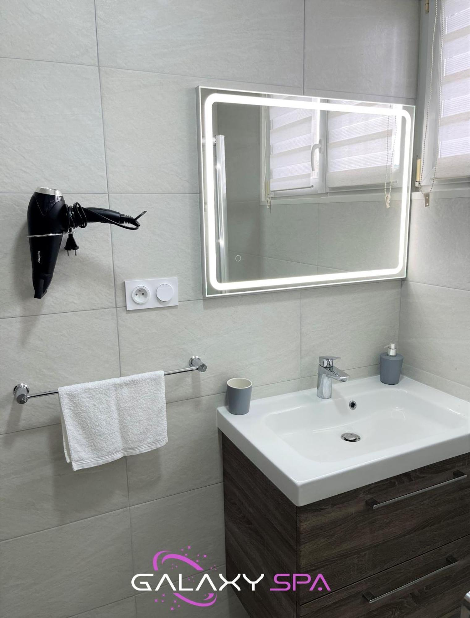 Galaxy Spa - Suite Venus Jacuzzi Et Sauna Privatif Champigneulles Esterno foto